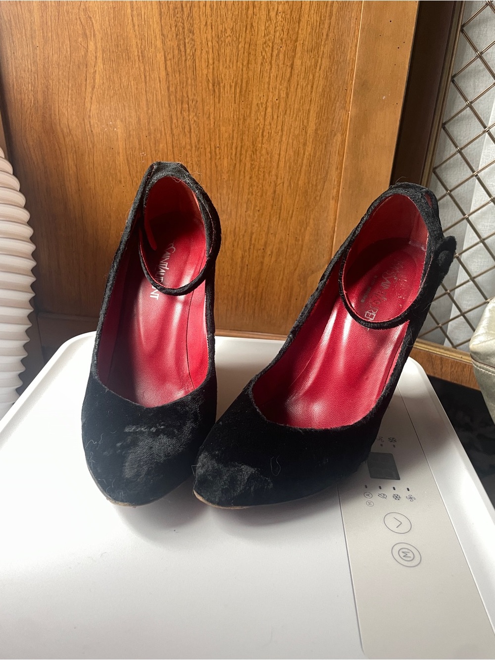YVES SAINT LAURENT F/W 2004 VELVET WEDGES - Picture 4 of 5